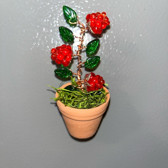 Handcrafted Beaded Raspberry Plant Fridge Magnet - Picture 3 of 4